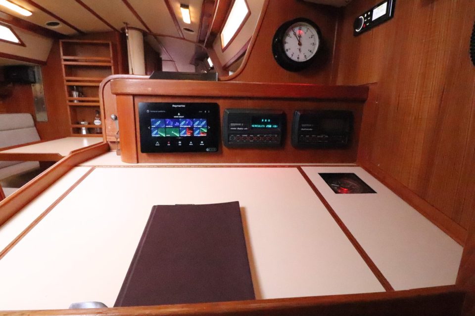 1985 Nordic 40 Sloop - photo 3