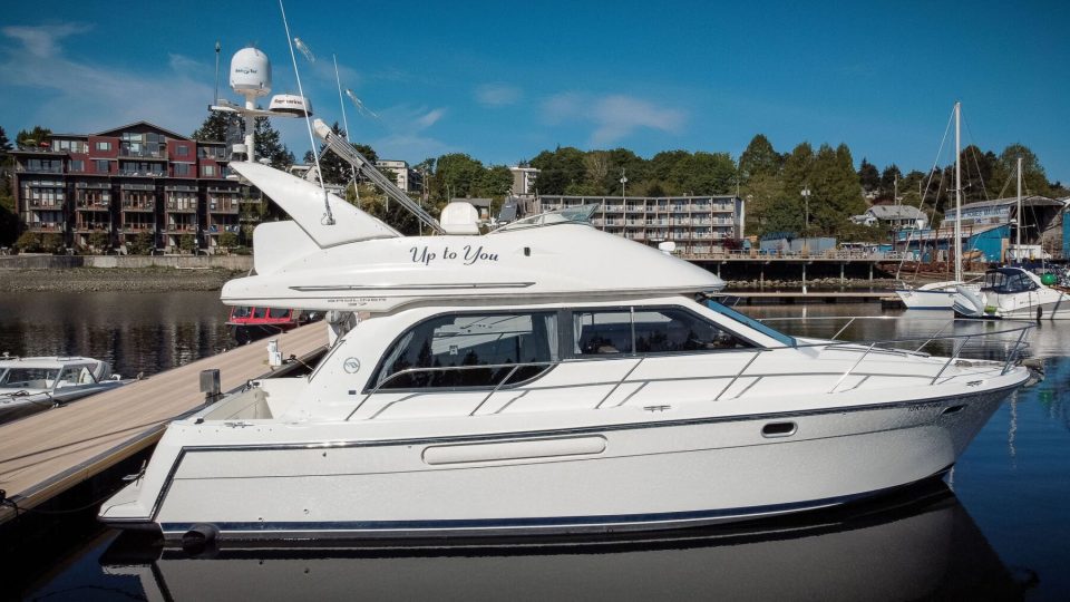 2001 Bayliner 3788 Command Bridge - photo 1