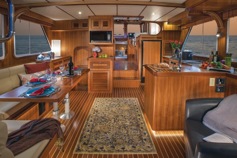 Helmsman Trawlers 38E Pilothouse