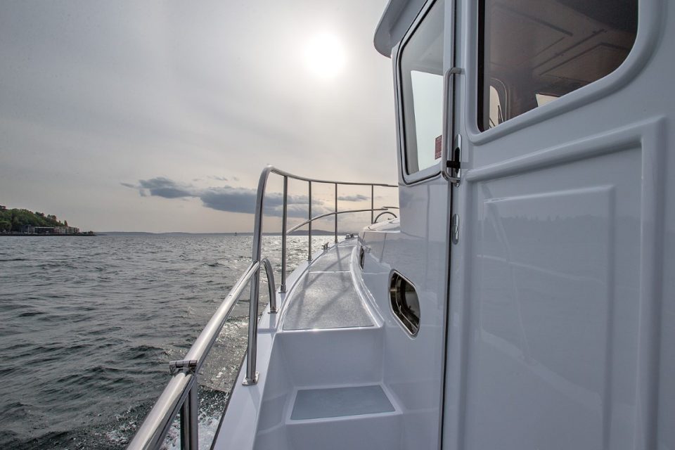 Helmsman Trawlers 38E Pilothouse