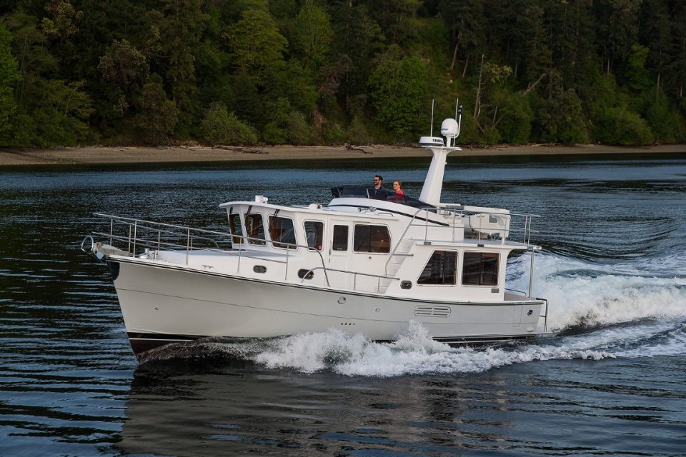 Helmsman Trawlers 38E Pilothouse