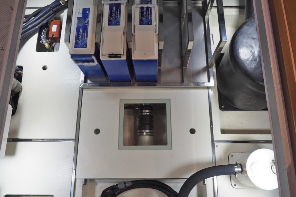 Helmsman Trawlers 38E Pilothouse