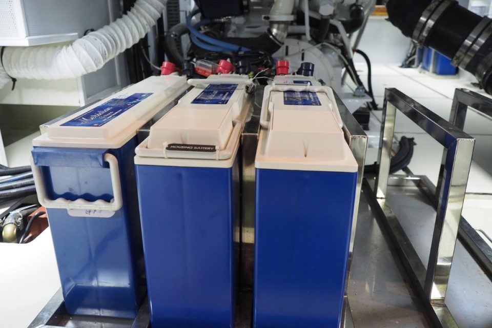 Helmsman Trawlers 38E Pilothouse