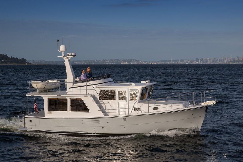 Helmsman Trawlers 38E Pilothouse
