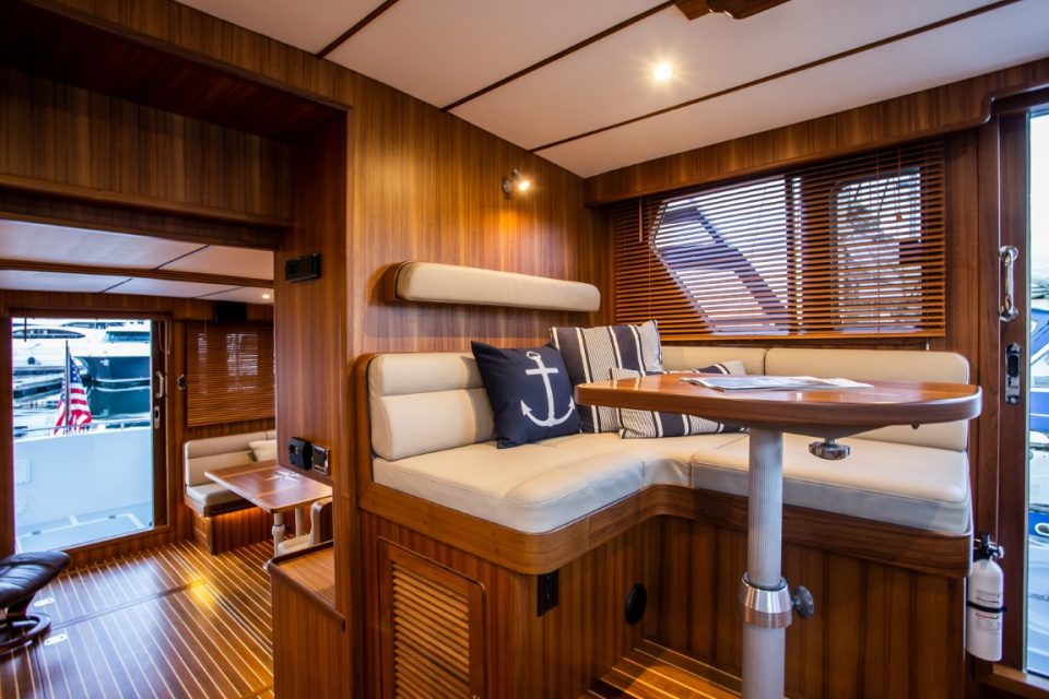 Helmsman Trawlers 43E Pilothouse