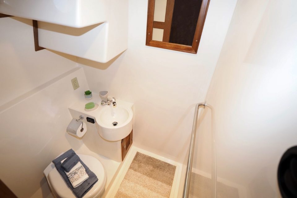 Helmsman Trawlers 43E Pilothouse