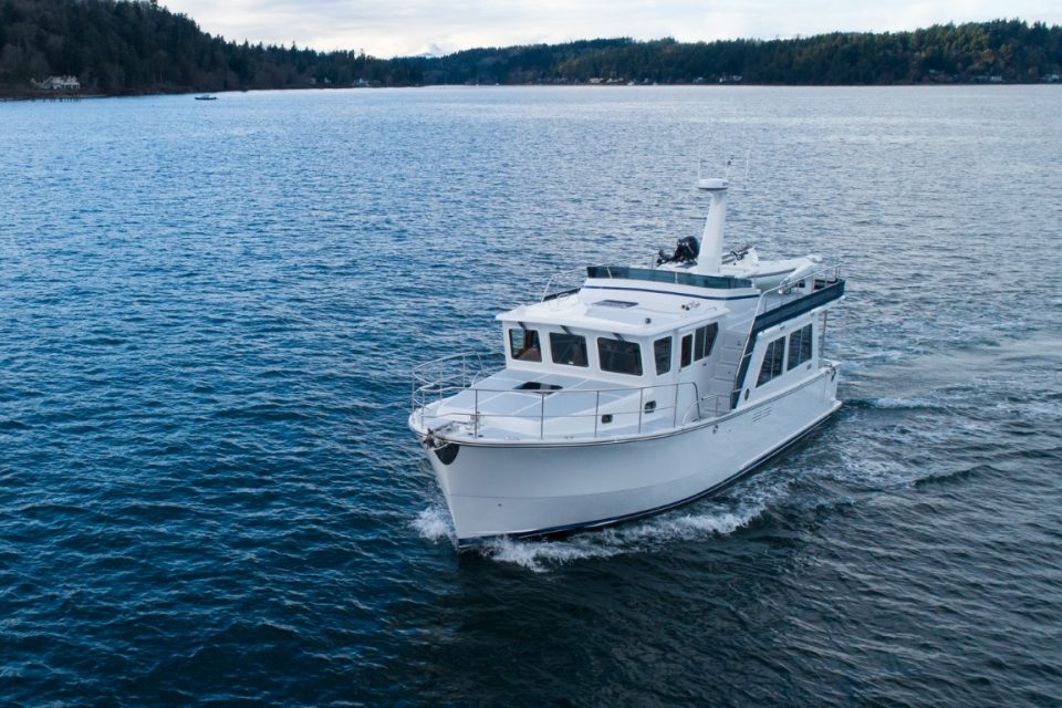 Helmsman Trawlers 43E Pilothouse