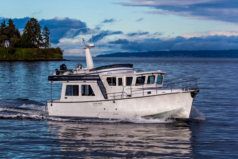 Helmsman Trawlers 43E Pilothouse