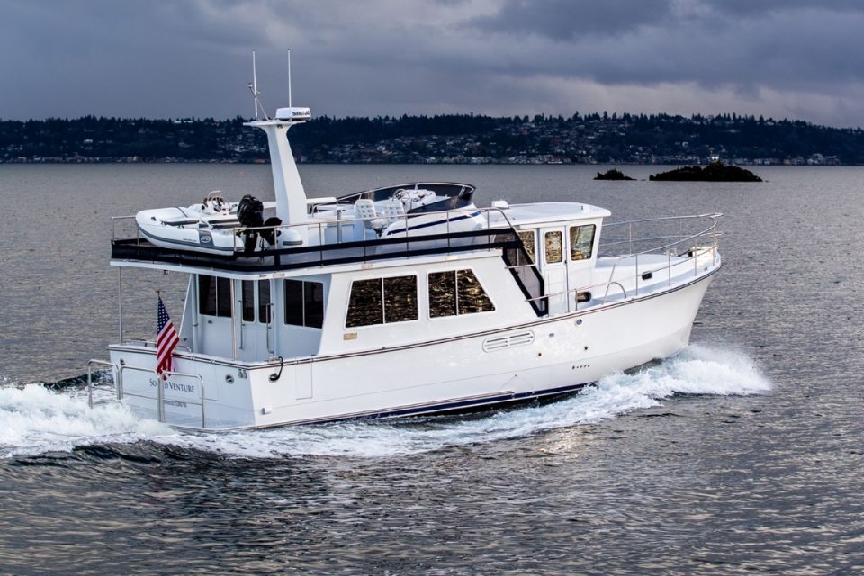 Helmsman Trawlers 43E Pilothouse