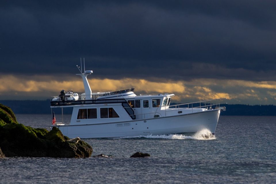 Helmsman Trawlers 43E Pilothouse