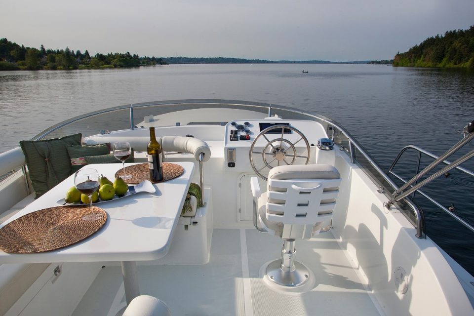 Helmsman Trawlers 43E Pilothouse