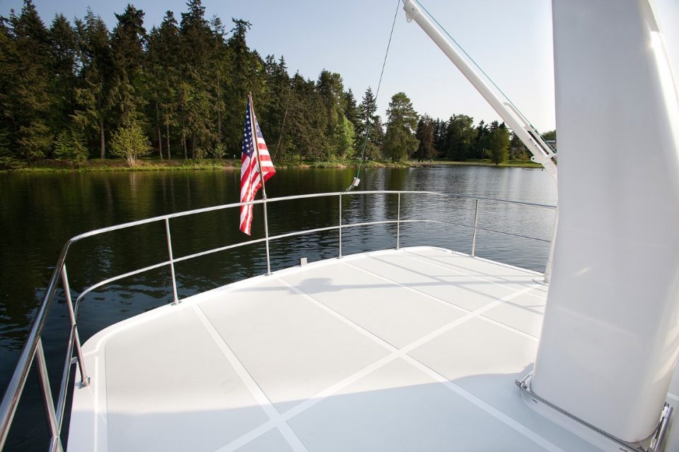 Helmsman Trawlers 43E Pilothouse