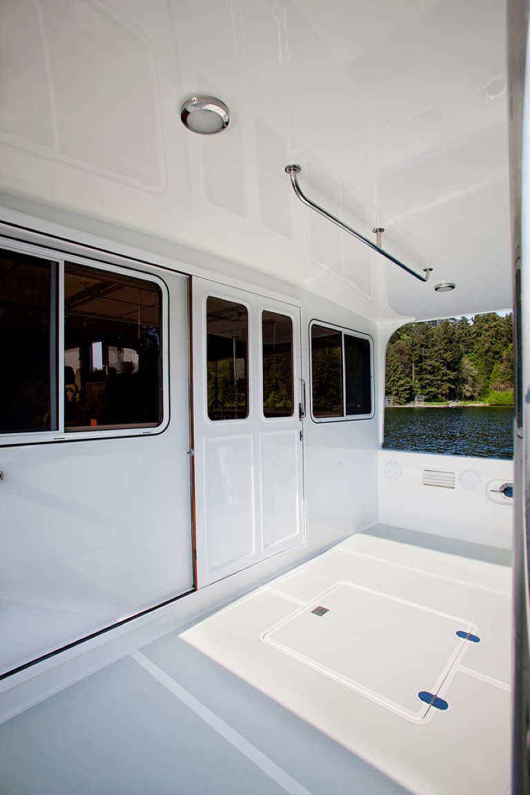 Helmsman Trawlers 43E Pilothouse