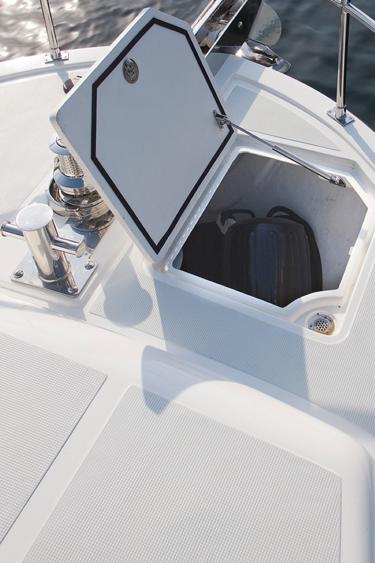 Helmsman Trawlers 43E Pilothouse