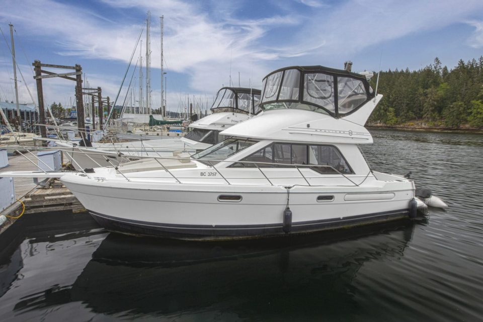 1996 Bayliner 3388 - photo 1