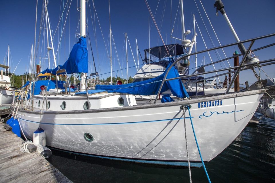 1976 Rafiki 37 Cutter - photo 1