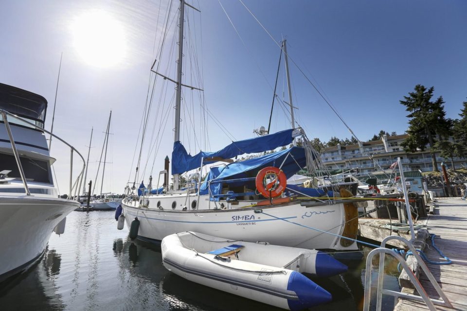 1976 Rafiki 37 Cutter - photo 2