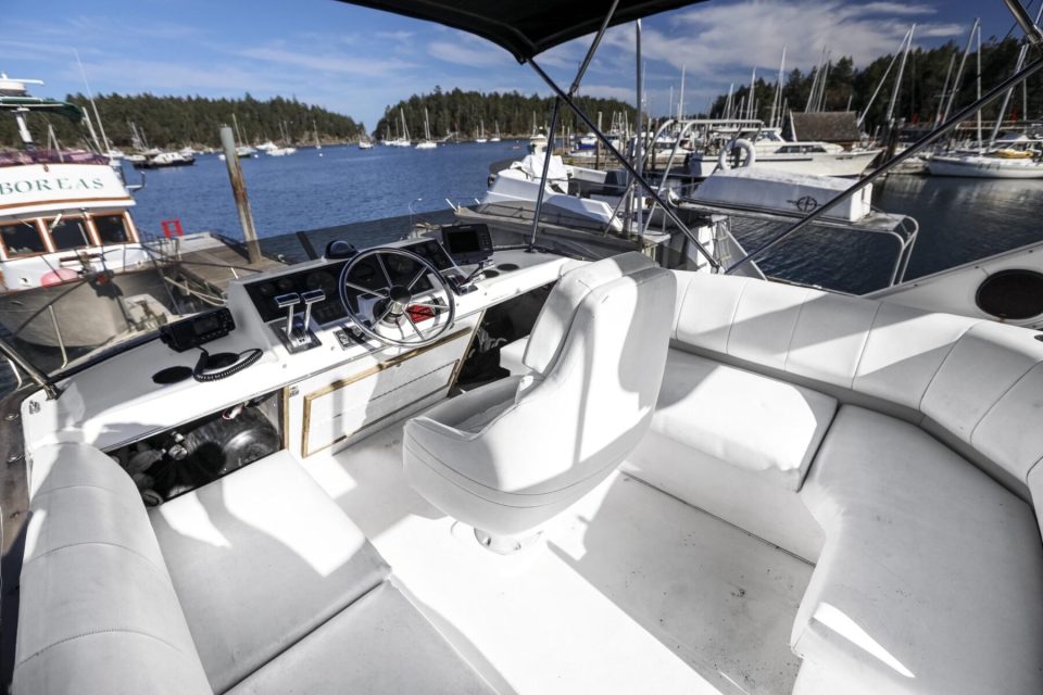 1993 Bayliner 3288 - photo 16