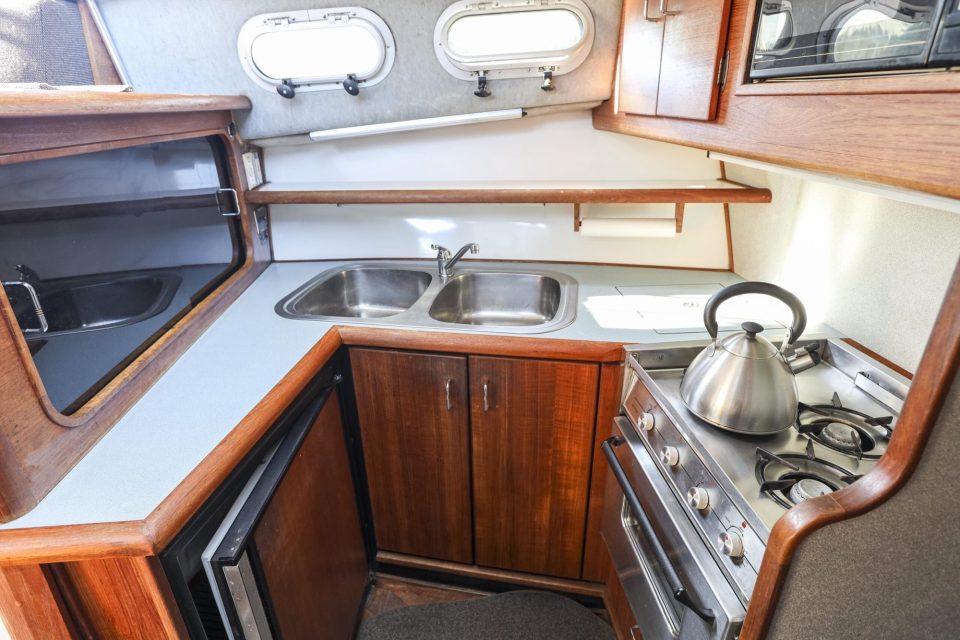 1993 Bayliner 3288 - photo 20