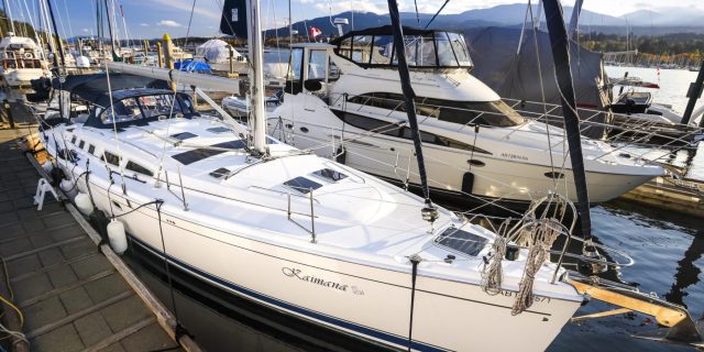 2009 Hunter 49