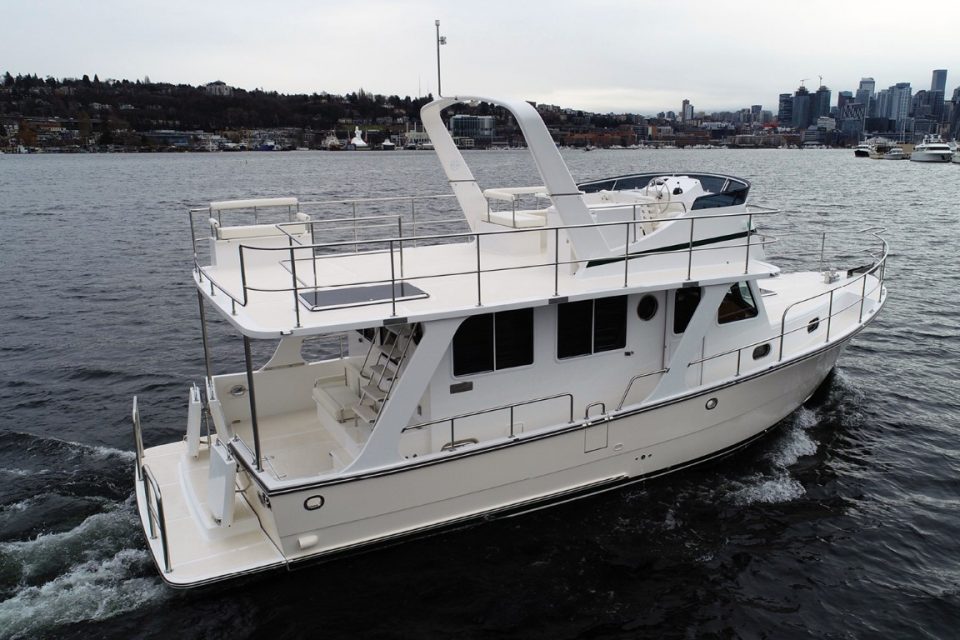 Helmsman Trawlers 38 Sedan