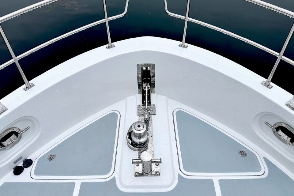 Helmsman Trawlers 46E Pilothouse