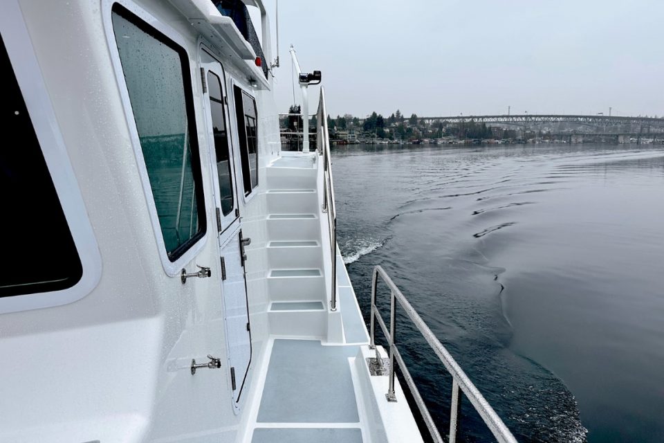 Helmsman Trawlers 46E Pilothouse