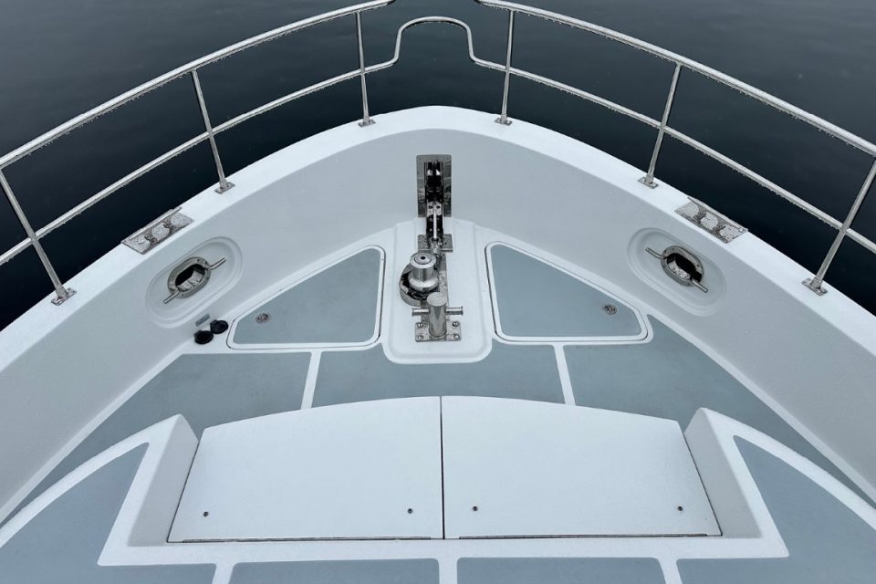 Helmsman Trawlers 46E Pilothouse