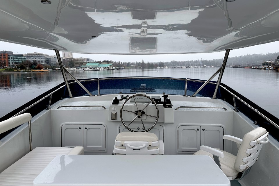 Helmsman Trawlers 46E Pilothouse