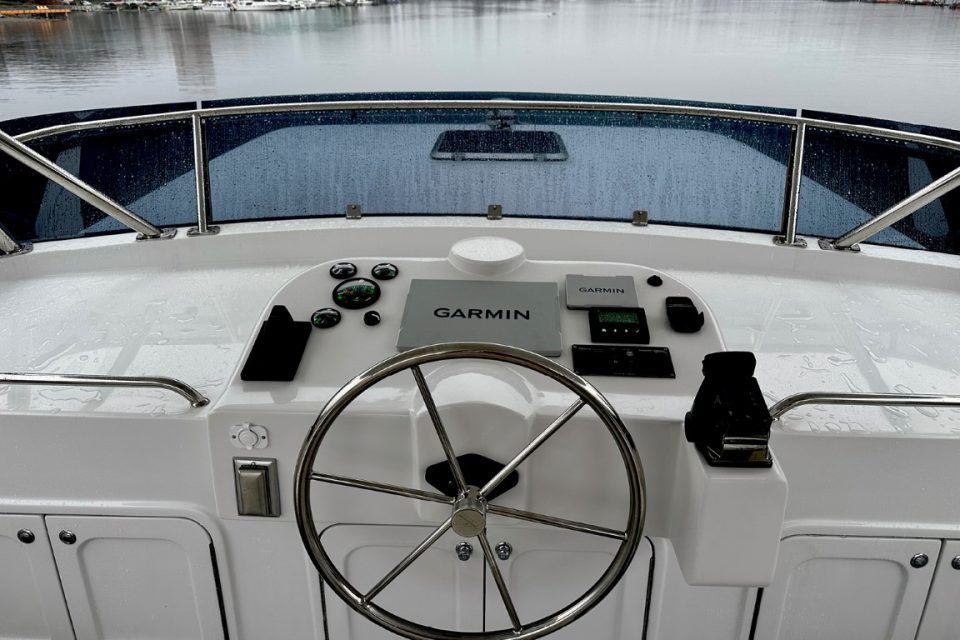 Helmsman Trawlers 46E Pilothouse