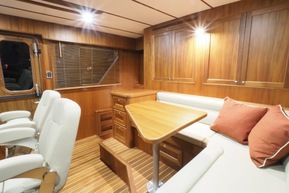 Helmsman Trawlers 46E Pilothouse