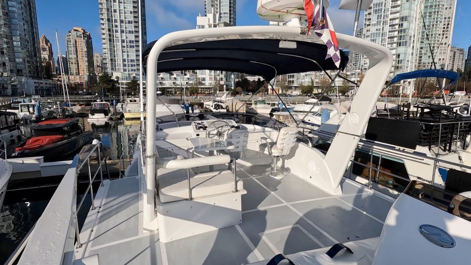 2022 Helmsman 43E