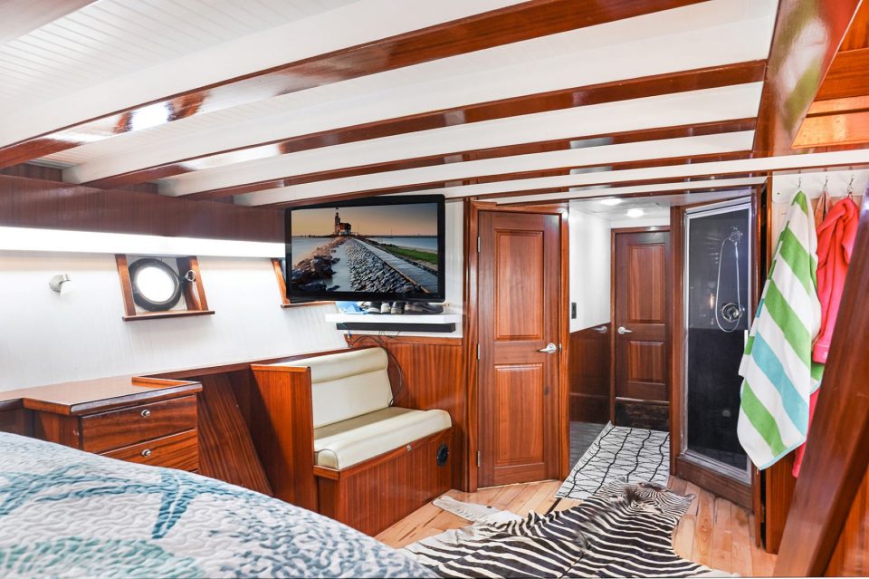 1935 Fenner & Hood Cruiser 70