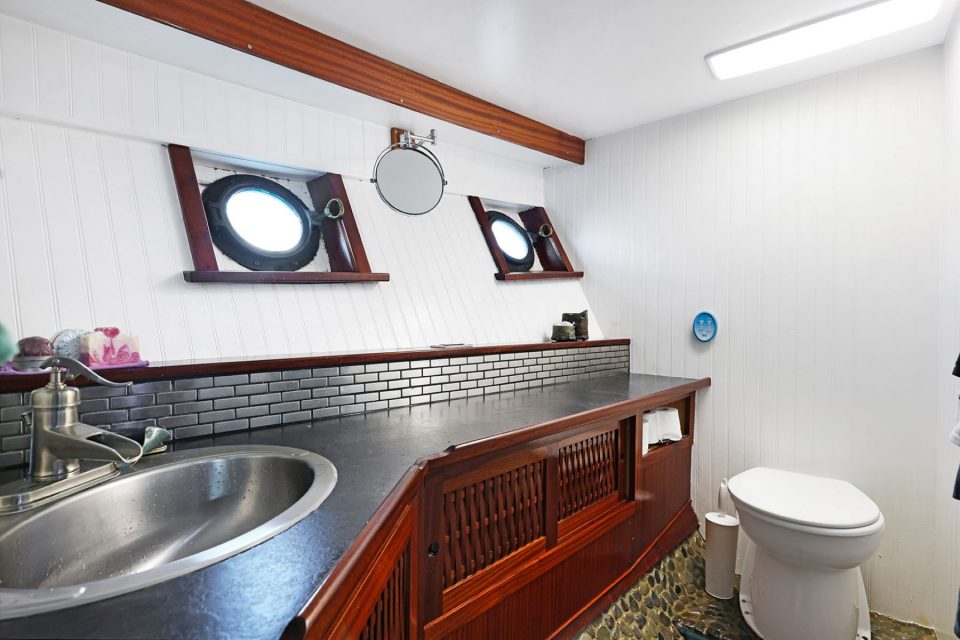 1935 Fenner & Hood Cruiser 70