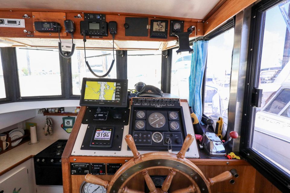 1990 Camano 31 Troll