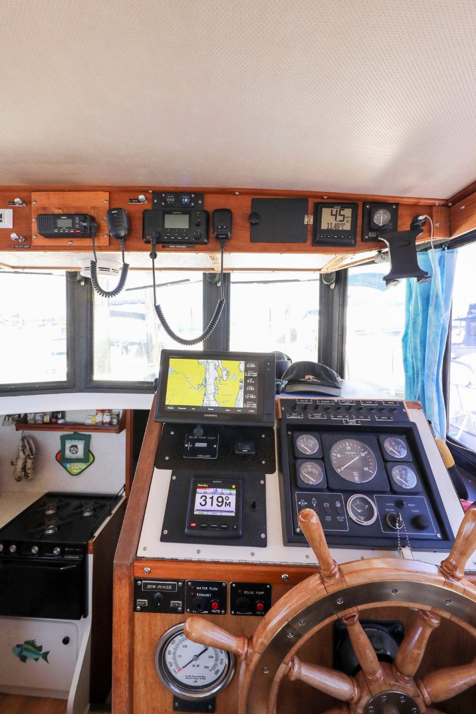 1990 Camano 31 Troll