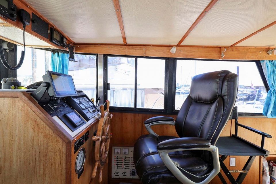 1990 Camano 31 Troll