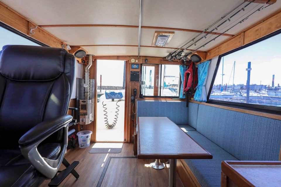 1990 Camano 31 Troll