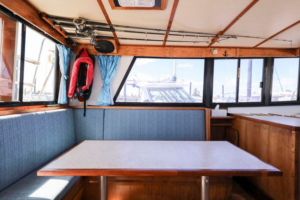 1990 Camano 31 Troll