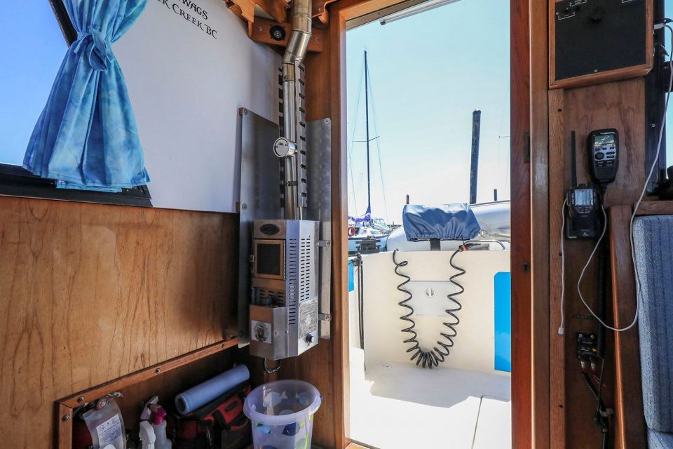 1990 Camano 31 Troll