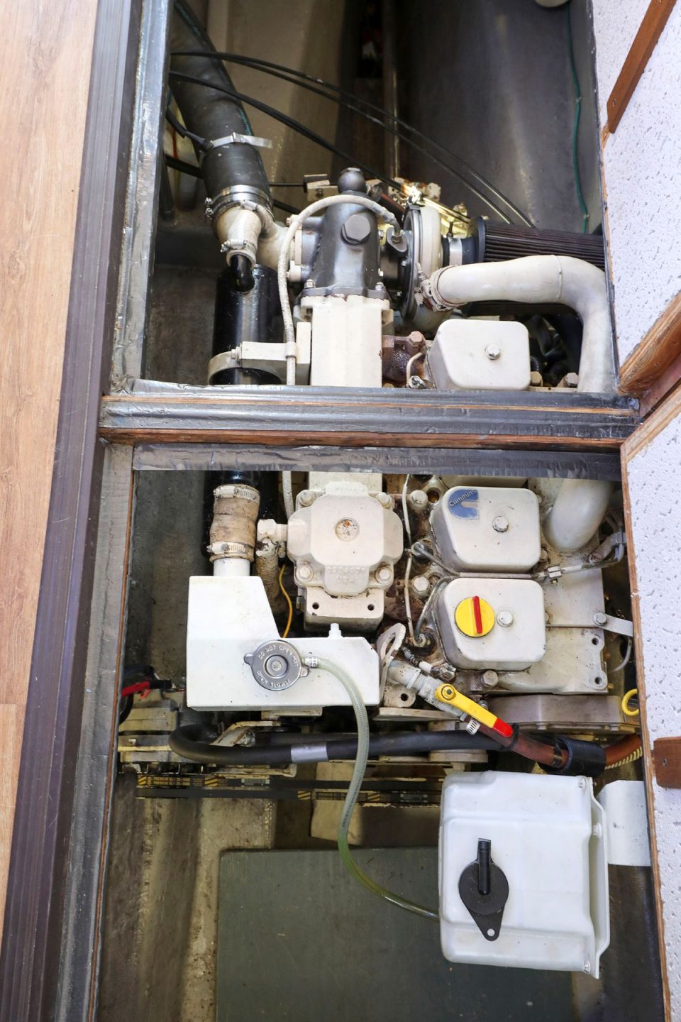 1990 Camano 31 Troll