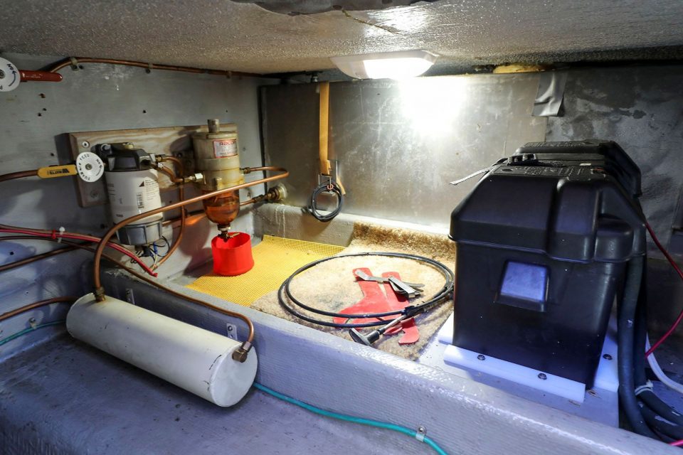 1990 Camano 31 Troll