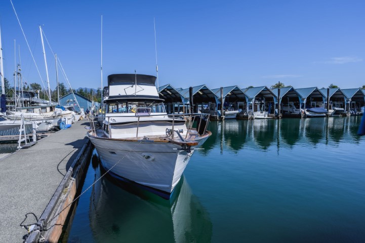 1968 Trojan 3700 Sea Voyager