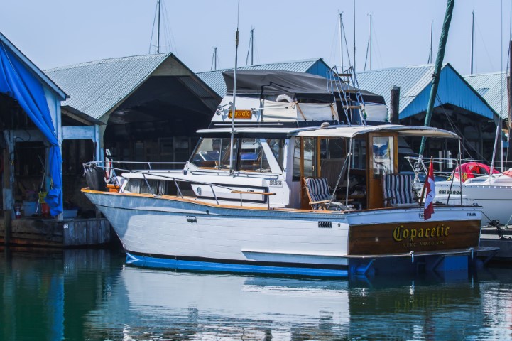 1968 Trojan 3700 Sea Voyager