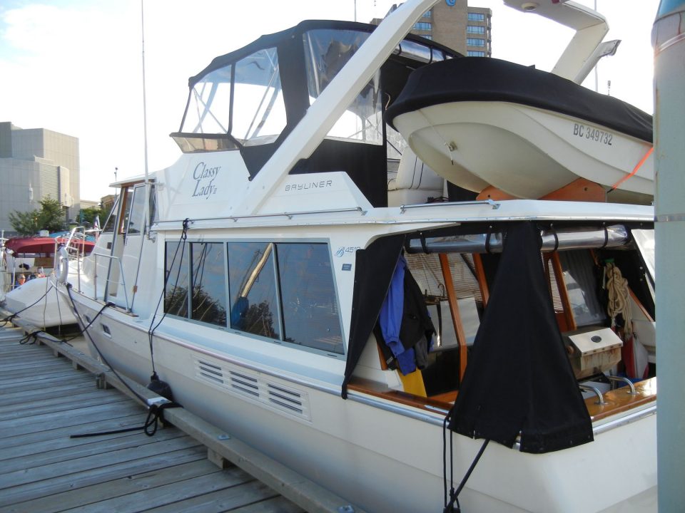 1988 Bayliner 4518