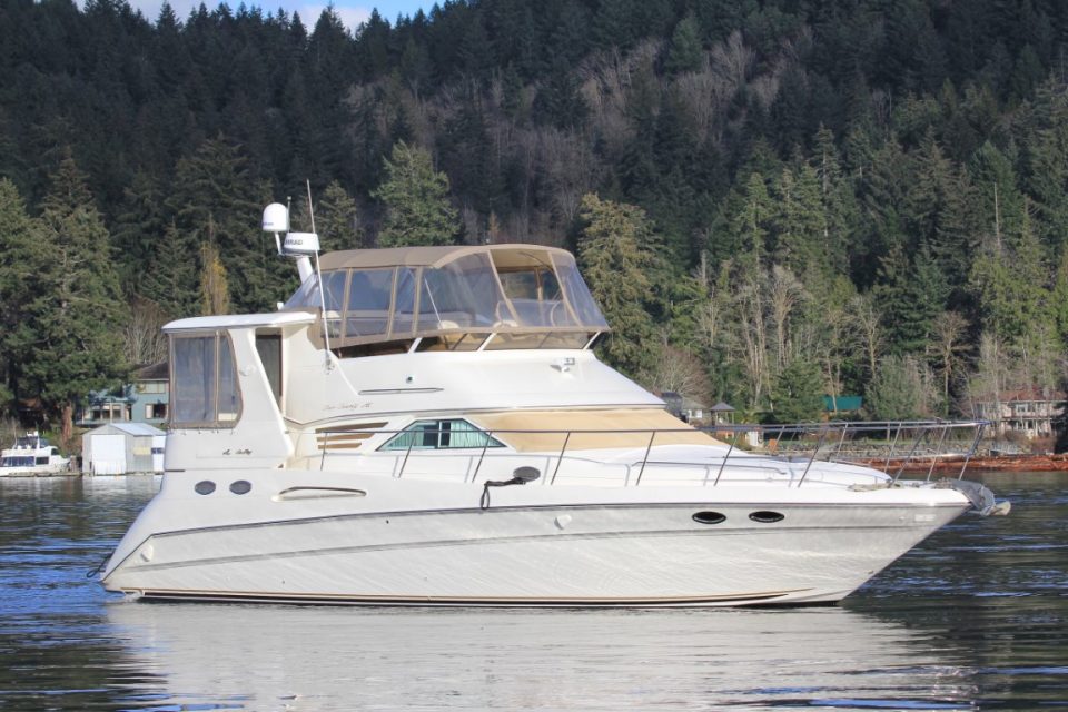 1999 Sea Ray 420 Aft Cabin