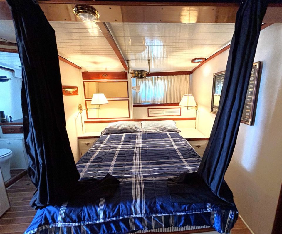 1967 Willard Pilothouse