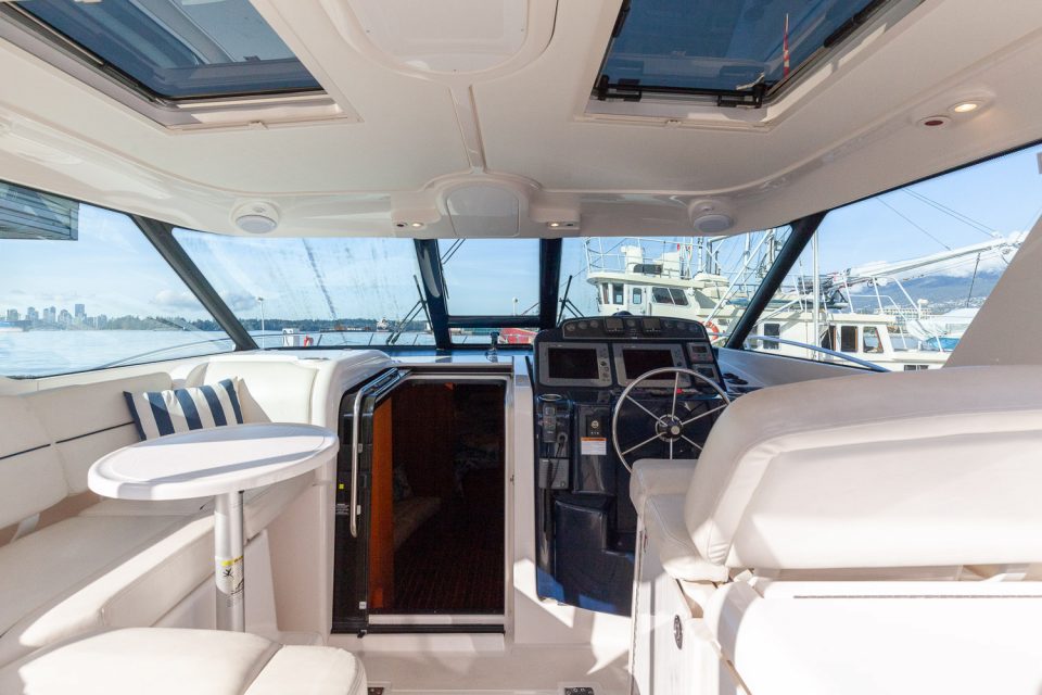 2005 Tiara 3600 Sovran