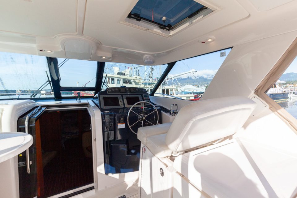 2005 Tiara 3600 Sovran