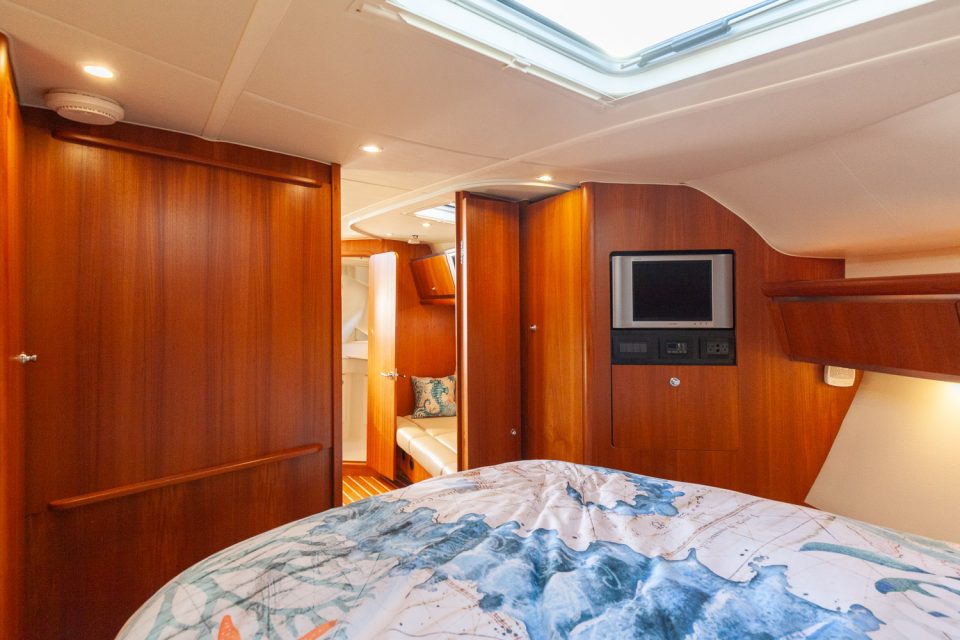 2005 Tiara 3600 Sovran